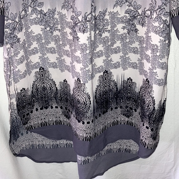 ROZ & ALI BLOUSE - Picture 3 of 7